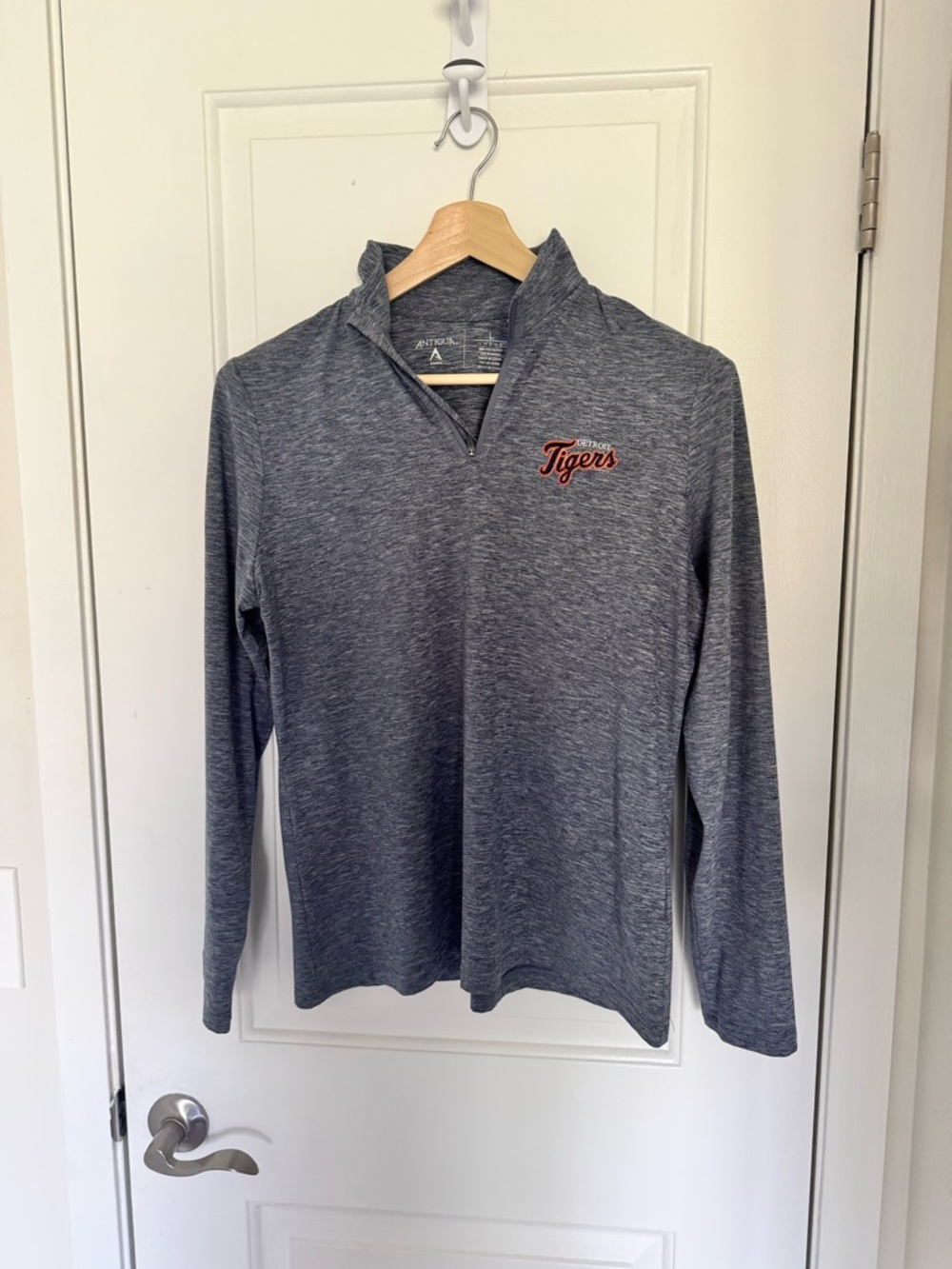 Antigua MLB Detroit Tigers Heathered Gray Quarter Zip Pullover Golf Embroidered